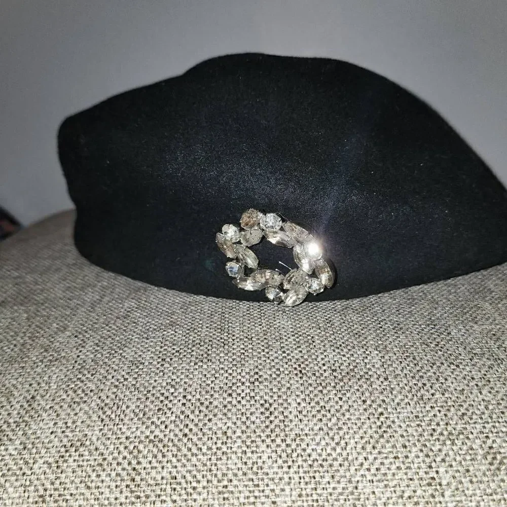 Liz Claiborne Vintage 100% Wool Beret
